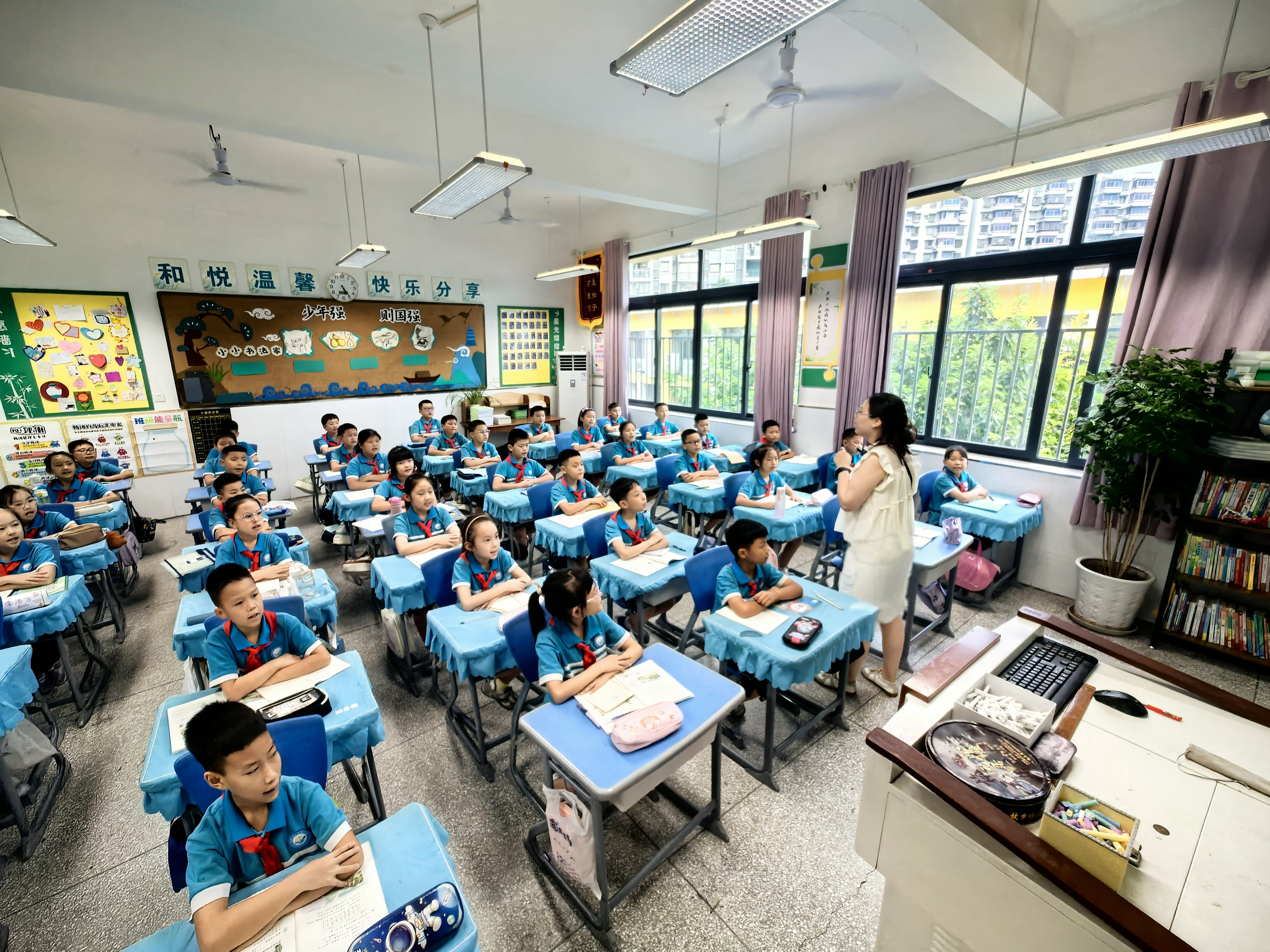 45天奋战 58所学校 3616台空调 南岸实现中小学空调设备全覆盖.jpg