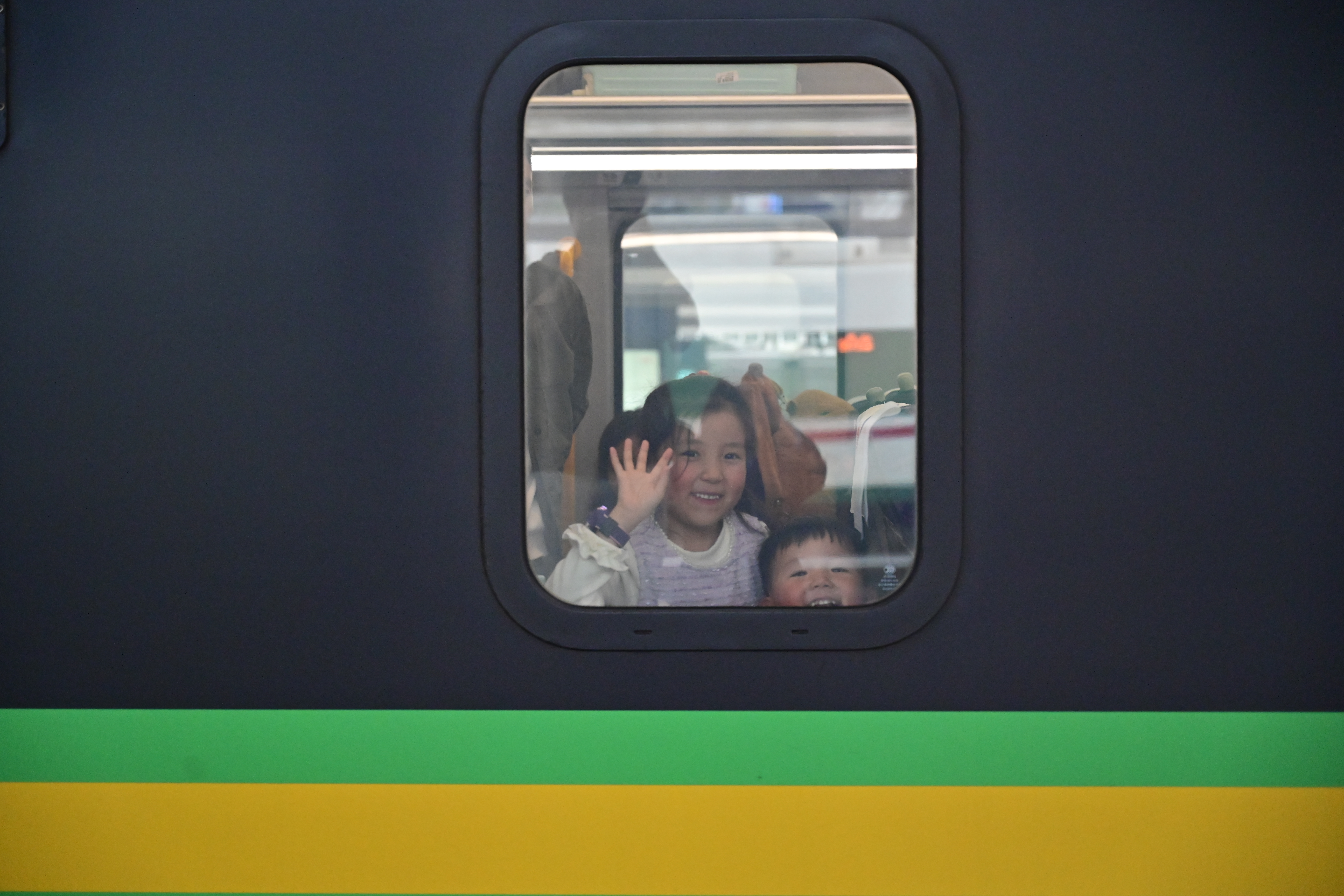 春假叠加小长假 铁路部门保运力.jpg