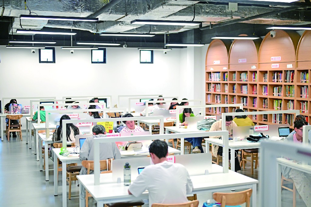 茶园艺术中心:书香满盛夏 暑期“充电”忙.jpg